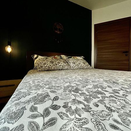 Airport Accommodation Bedroom With Bathroom Self Check In And Self Check Out Air-Condition Included Mqabba Екстериор снимка
