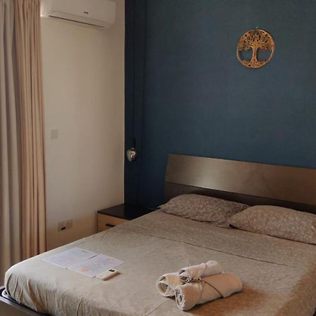 Airport Accommodation Bedroom With Bathroom Self Check In And Self Check Out Air-Condition Included Mqabba Екстериор снимка