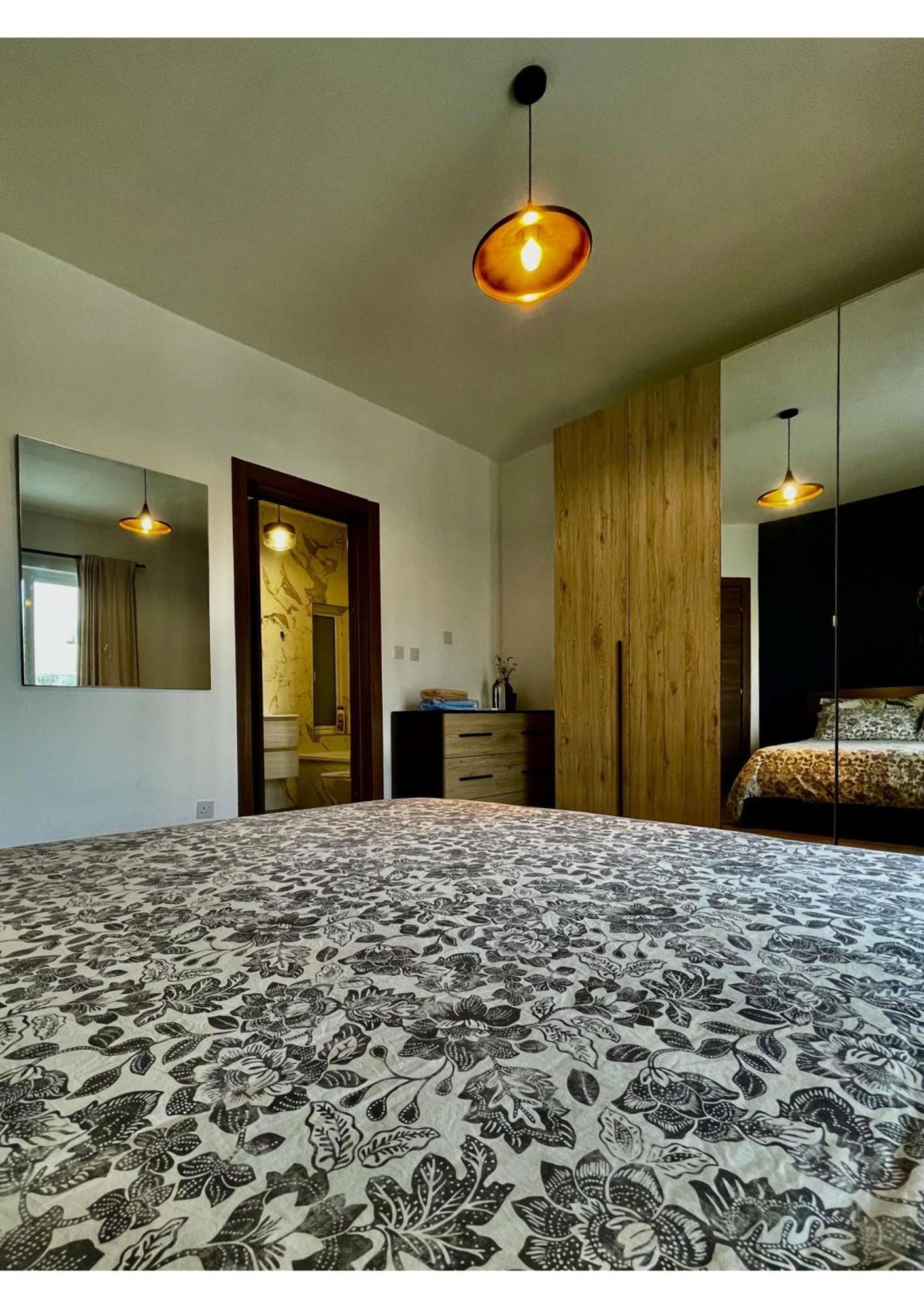 Airport Accommodation Bedroom With Bathroom Self Check In And Self Check Out Air-Condition Included Mqabba Екстериор снимка