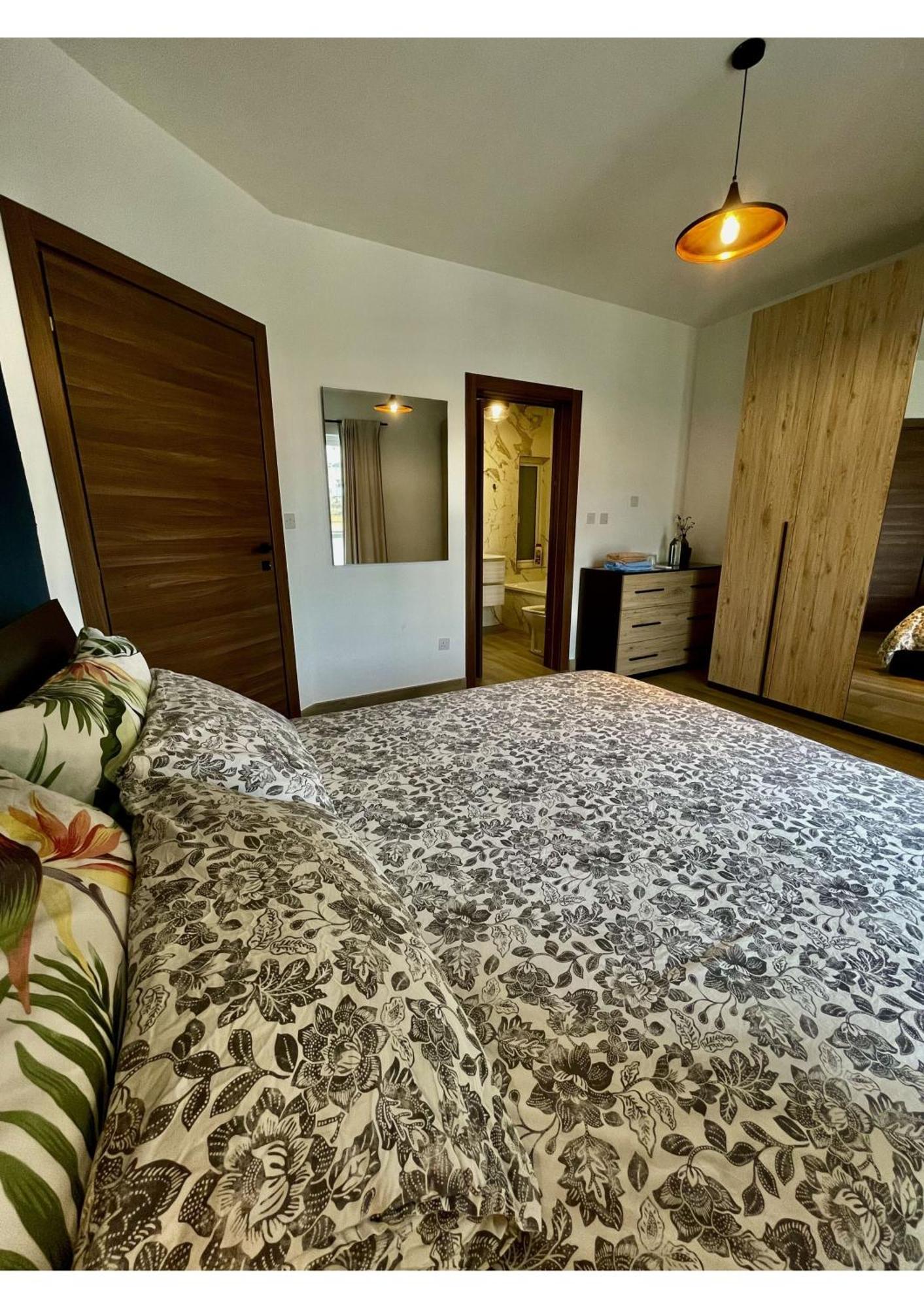 Airport Accommodation Bedroom With Bathroom Self Check In And Self Check Out Air-Condition Included Mqabba Екстериор снимка