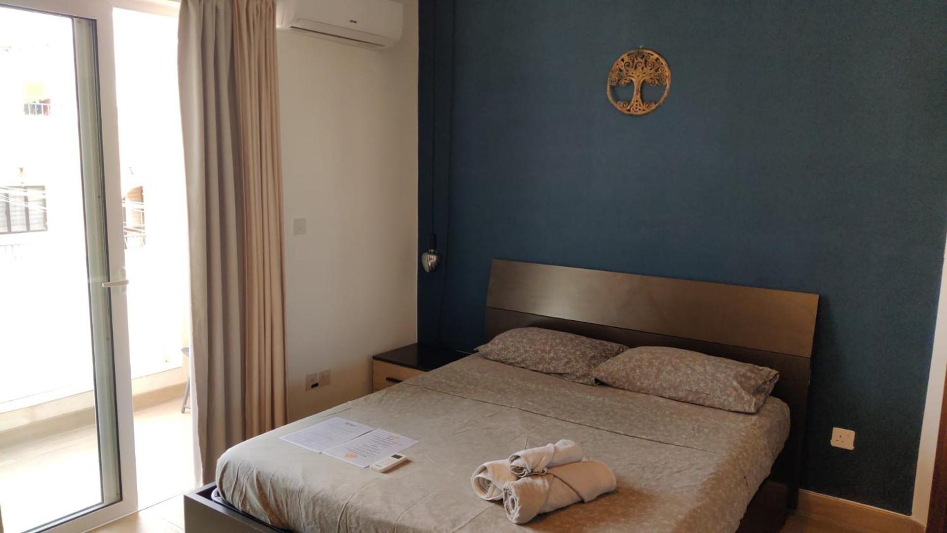 Airport Accommodation Bedroom With Bathroom Self Check In And Self Check Out Air-Condition Included Mqabba Екстериор снимка